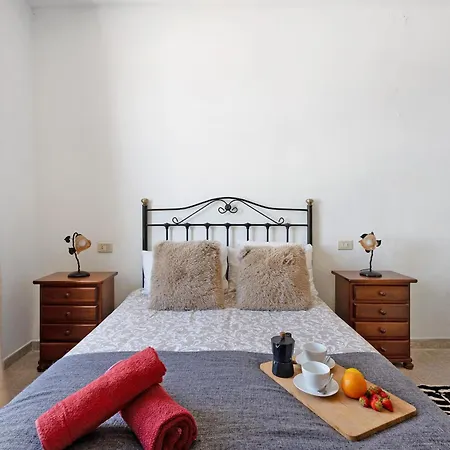 House In Anaga Альмасига